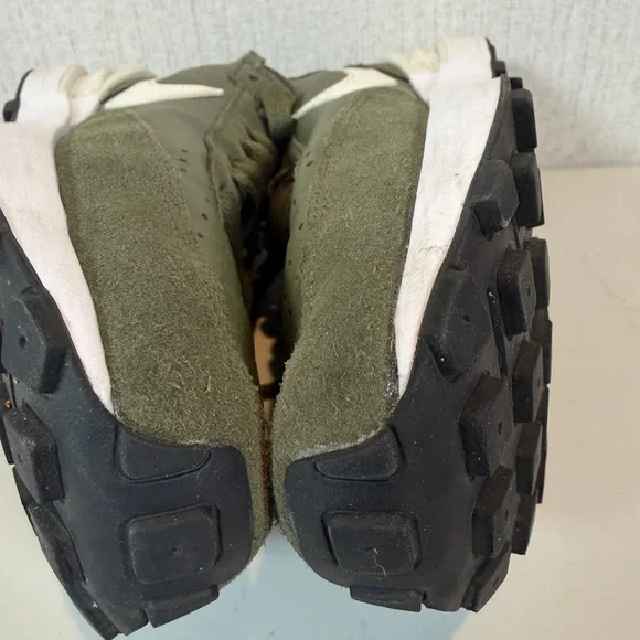 Nike Waffle One Leather Medium Olive Size 9.5 - Picture 7 of 16